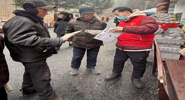 內(nèi)鄉(xiāng)縣板場鄉(xiāng)衛(wèi)生院中醫(yī)藥健康宣傳進廟會 內(nèi)鄉(xiāng)縣板場鄉(xiāng)衛(wèi)生院中醫(yī)藥健康宣傳進廟會