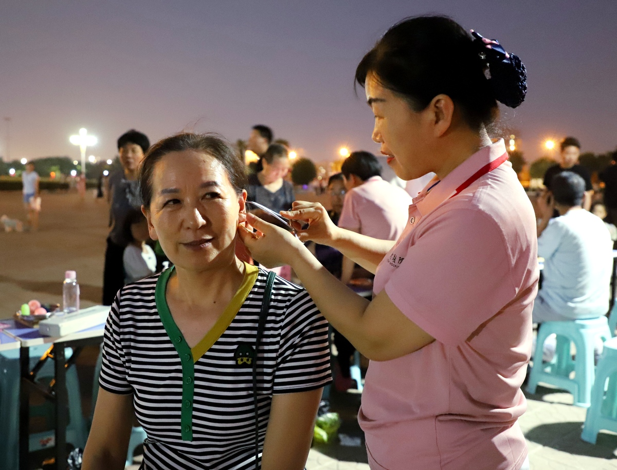 2024南陽(yáng)市中醫(yī)藥文化夜市全面啟動(dòng)：帶你“沉浸式”感受中醫(yī)藥文化獨(dú)特魅力